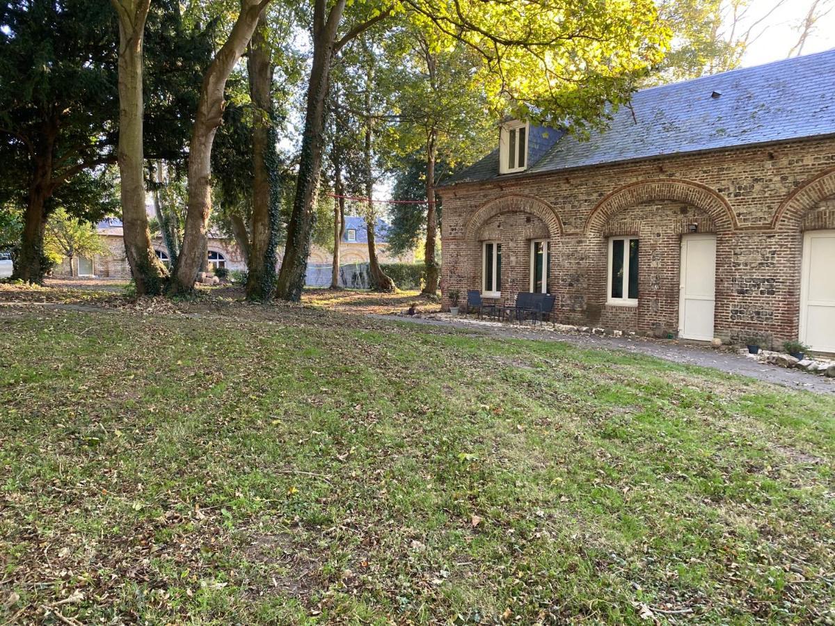 Les gîtes du château du cèdre Manneville-ès-Plains Exterior foto